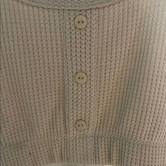 Cream Ribbed Buttoned Crop Tank Top - Picture 2 of 6